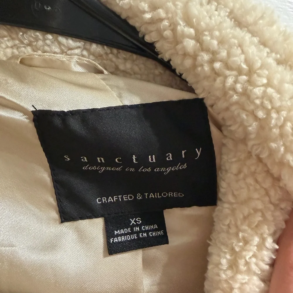 Sanctuary Cream Teddy Jacket with Black Contrast Pocket size XS - Picture 4 of 6